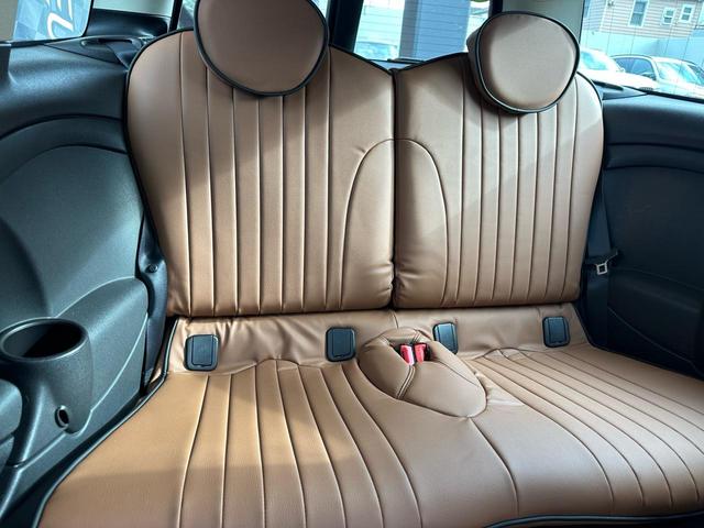 ＭＩＮＩ クーパー　クラブマン　限定車　ブリックレーン　後期　ルーフレール　リア回り同色　カバナ新品シートカバー　２ＤＩＮナビ　Ｂｌｕｅｔｏｏｔｈ　　ホットチョコレート　純正オプション１７インチ　ＤＳＣ（26枚目）