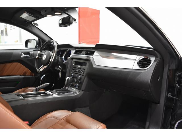 V6 プレミアム 2013yモデル 正規ディーラー車 ブラウン革シート シートヒーター SYNC USB Bluetooth バックカメラ 純正クローム18AW 車高調サス キーレスエントリー(23枚目)