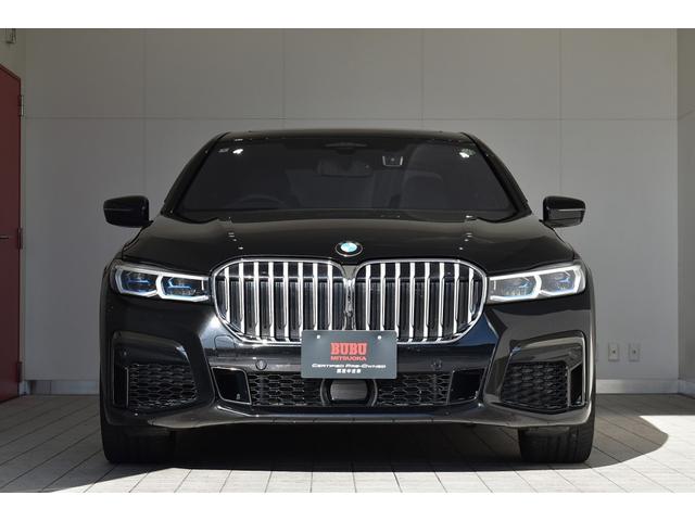 ７シリーズ ７４０ｉ　Ｍスポーツ　１オーナー　レザーシート　サンルーフ　純ナビ　フルセグ　ハーマンカードン　ドライビングアシスト　パーキングアシスト　純２０インチＡＷ　ＨＵＤ　ベンチレーション　パワーシート（3枚目）