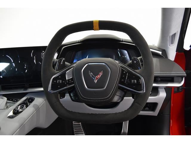 シボレーコルベット ３ＬＴ　１オーナー　ディーラー車　自社販売車両　スウェーデッドステアリング　ドアトリム　カーボンファイバールーフ　カーボンフラッシュリアスポイラー、ドアミラー　コンペティションバケットシート　社外Ｆスポイラー（7枚目）