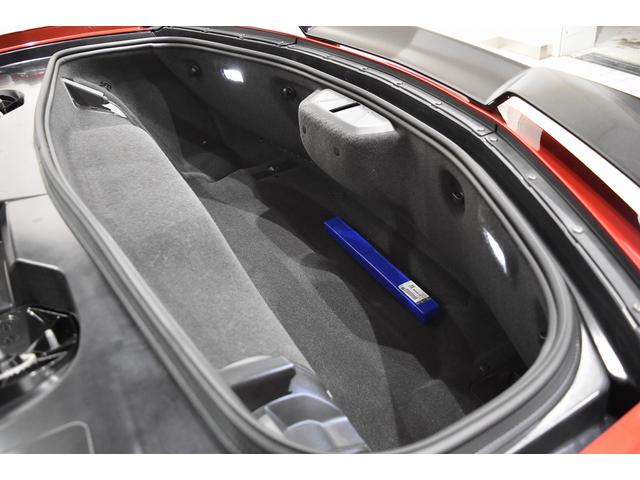 シボレーコルベット ３ＬＴ　１オーナー　ディーラー車　自社販売車両　スウェーデッドステアリング　ドアトリム　カーボンファイバールーフ　カーボンフラッシュリアスポイラー、ドアミラー　コンペティションバケットシート　社外Ｆスポイラー（16枚目）