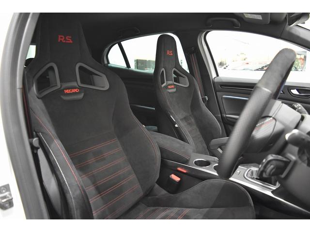 当社にて『カービューティーＰＲＯボディコーティング施工』を承ります。大切な愛車のボディをしっかりとお守りいたします！詳しい施工内容についてはスタッフまでお気軽にご相談ください。