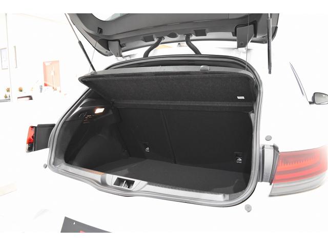 光岡自動車は、お客様と夢、希望、喜びを共有する楽しいクルマづくりと販売・サービスを通じて社会に貢献し続けます。「独創的なクルマに乗る喜びを、より多くの人々に伝えたい」それが光岡自動車の原点です。