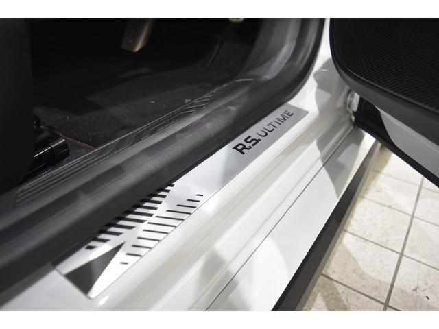 当社は大型塗装ブース２基を備える鈑金・塗装工場を運営しており、軽微な傷から事故修理などの大規模な修復と塗装、ボディーコーティングやボディプロテクション施工まで、確かな技術とクオリティでお応えします