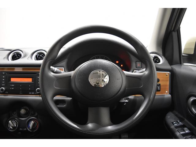 ビュート １２ＳＴ　メイクアップ車両　クラシックインパネ　キーレス　レザーシートカバー　ＣＤ／ラジオ　ドライブレコーダー　オプションカラーアーミーベージュトランクダンパー付（6枚目）