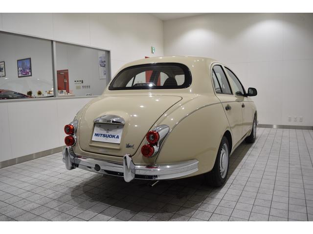 ビュート １２ＳＴ　メイクアップ車両　クラシックインパネ　キーレス　レザーシートカバー　ＣＤ／ラジオ　ドライブレコーダー　オプションカラーアーミーベージュトランクダンパー付（8枚目）