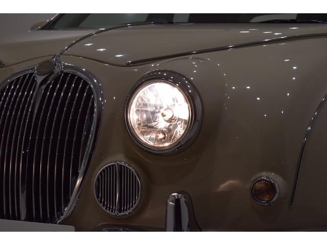 ビュート １２ＳＴ　メイクアップ車両　クラシックインパネ　キーレス　レザーシートカバー　ＣＤ／ラジオ　ドライブレコーダー　オプションカラーアーミーベージュトランクダンパー付（17枚目）