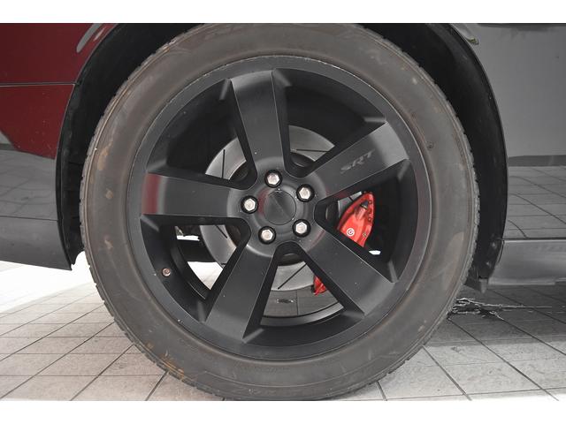 ダッジ・チャレンジャー 392 SRT8 新車並行 サンルーフ パドルシフト レッドハーフレザーシート 純正20インチAW シートヒーター ブレンボブレーキ クルーズコントロール パワーシート 社外ナビ バックカメラ ETC(31枚目)