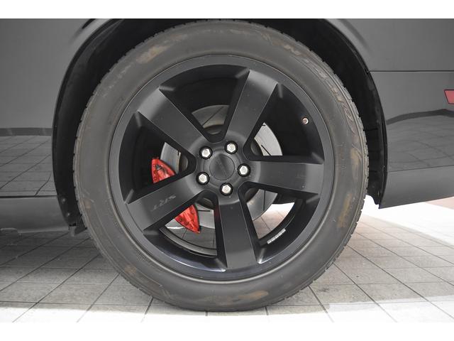 ダッジ・チャレンジャー 392 SRT8 新車並行 サンルーフ パドルシフト レッドハーフレザーシート 純正20インチAW シートヒーター ブレンボブレーキ クルーズコントロール パワーシート 社外ナビ バックカメラ ETC(32枚目)