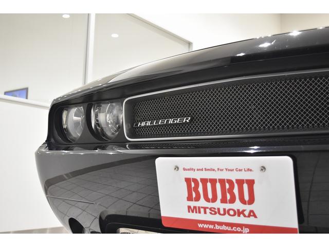 ダッジ・チャレンジャー 392 SRT8 新車並行 サンルーフ パドルシフト レッドハーフレザーシート 純正20インチAW シートヒーター ブレンボブレーキ クルーズコントロール パワーシート 社外ナビ バックカメラ ETC(58枚目)
