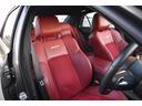 クライスラー・３００ ＳＲＴ８　ディーラー車／スェードレザーシート／スマートキー／純正ナビＴＶＢカメラ／シートヒーター／ベンチレーション／アダプティブクルーズ／ディスチャージＨ／Ｌ／パワーシート／ＨＥＭＩ　６．４Ｌ　４７６ＨＰ／（4枚目）