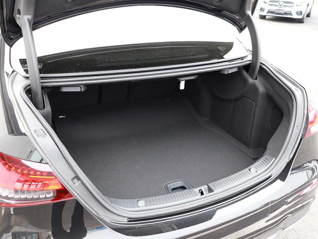Ｅクラス Ｅ２２０ｄ　スポーツ　認定・ＡＭＧラインインエリアパッケージ・エクスクルーシブパッケージ・パノラミックスライディングルーフ・Ｂｕｒｍｅｓｔｅｒサラウンドサウンドシステム・ヘッドアップディスプレイ（16枚目）