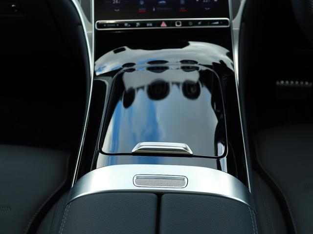ＧＬＣ ＧＬＣ３５０ｅ４ＭスポツＥＤスタＡＭＧレザエクスクＰ　認定・ＡＭＧレザーエクスクルーシブパッケージ・パノラミックスライディングルーフ・Ｂｕｒｍｅｓｔｅｒサラウンドサウンドシステム・アンビエントライトプレミアム（28枚目）