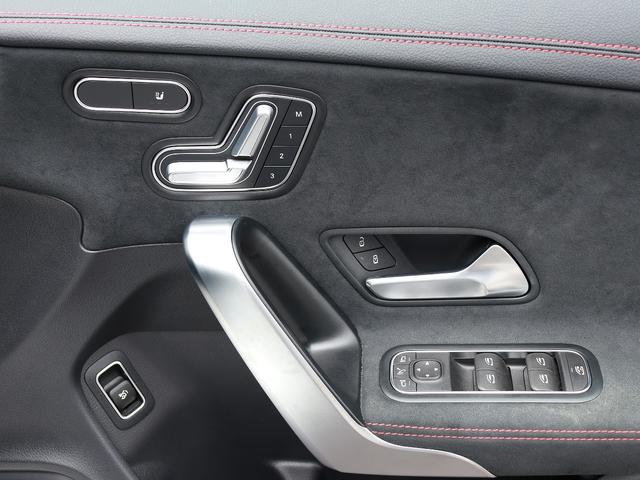 CLAクラス CLA200d AMGラインパッケージ 認定・AMGラインパッケージ・マルチビームLEDヘッドライト・アダプティブハイビームアシストプラス・パワーシート(運転席・助手席)・シートヒーター(運転席・助手席)(41枚目)