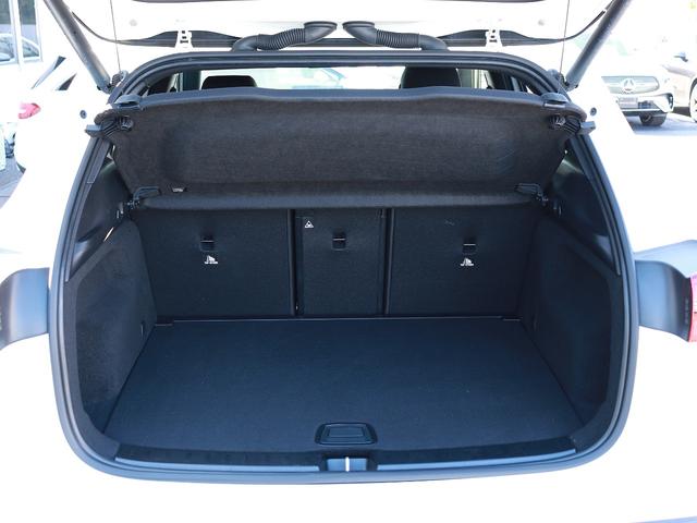 ＧＬＡクラス ＧＬＡ１８０　ＡＭＧラインパッケージ　認定・ＡＭＧラインパッケージ・シートヒーター（運転席・助手席）・メモリー付パワーシート（運転席・助手席）・マルチビームＬＥＤヘッドライト・アダプティブダンピングシステム付サスペンション（17枚目）