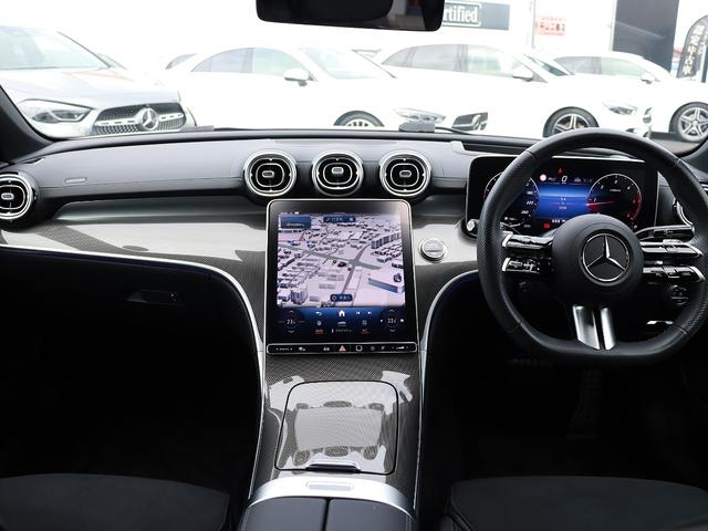 メルセデス・ベンツの定める厳しい基準をクリアしたお車のみをご案内しております。納車前整備はメーカー規定に基づき最大１００項目にも及ぶ点検を熟練のメカニックによって行いご納車させていただきます。