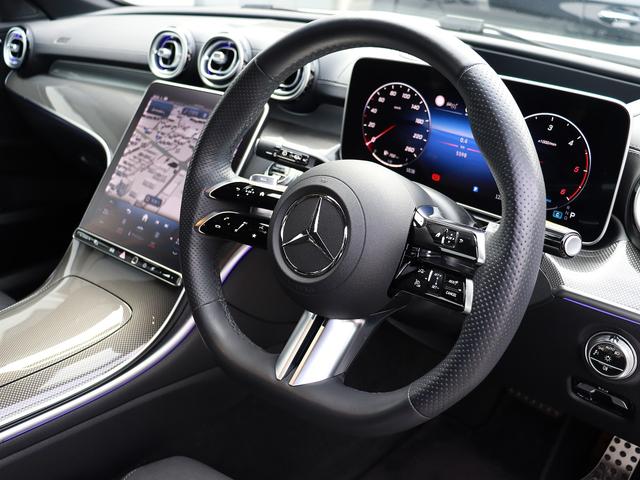 私たちは「自ら考え、自ら行動する。」数多くのお客様と”一生涯「笑顔」のおつきあい”　のために、何が出来るかとことん考え、スタッフ一人ひとりがお客様の気持ちになって行動することを常に心がけております。