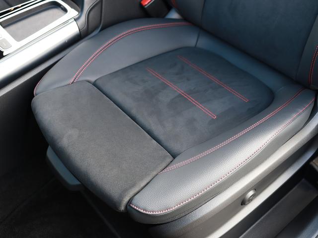 目に見えるもの、手に触れるものすべてが上質なときを演出する安心かつ心地よい移動空間。ずっと走っていたくなる至福な時間を是非！！