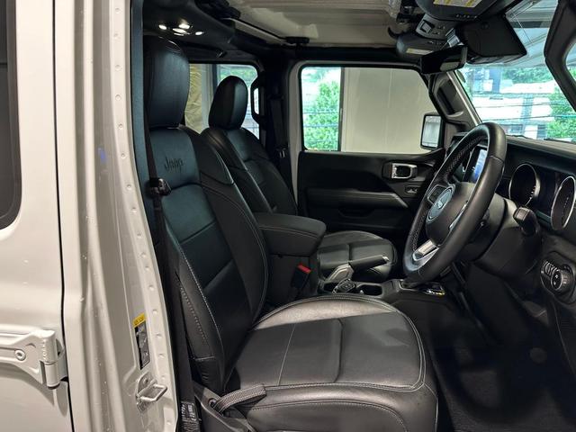 ジープ・ラングラーアンリミテッド サハラ(2枚目)