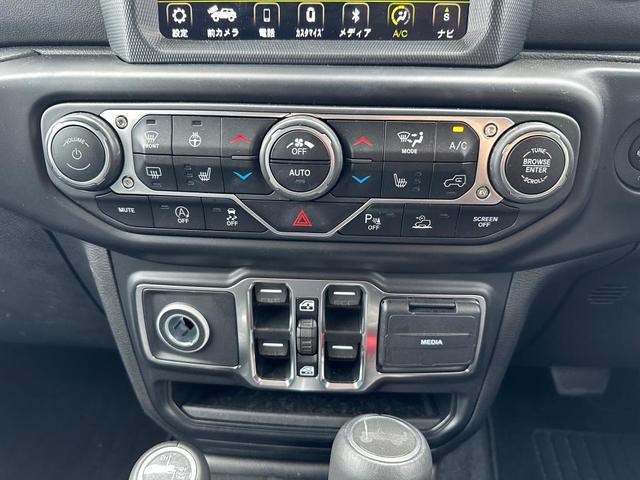 ジープ・ラングラーアンリミテッド サハラ(17枚目)