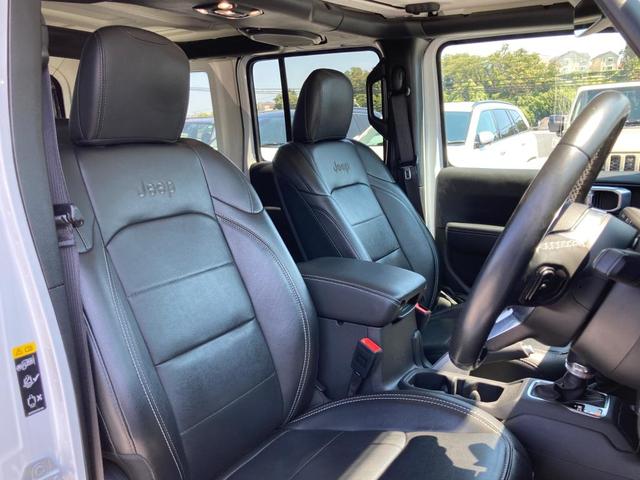 ジープ・ラングラーアンリミテッド サハラ(2枚目)