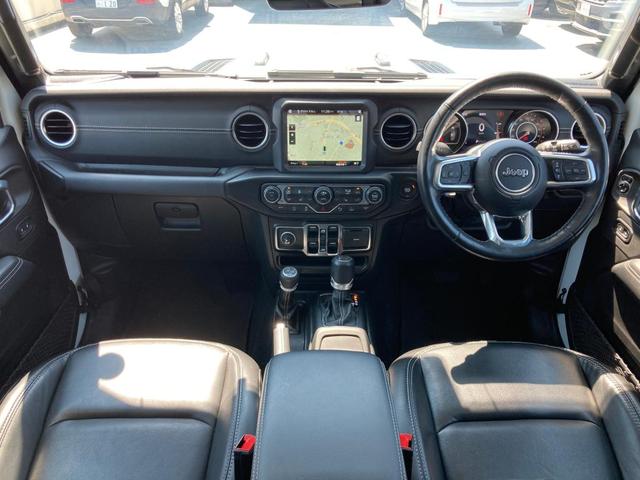 ジープ・ラングラーアンリミテッド サハラ(3枚目)