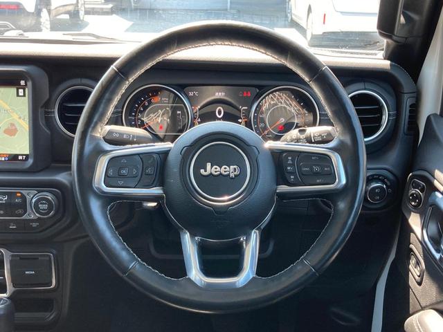 ジープ・ラングラーアンリミテッド サハラ(5枚目)