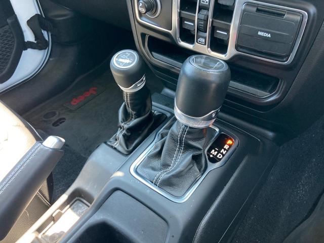 ジープ・ラングラーアンリミテッド サハラ(12枚目)