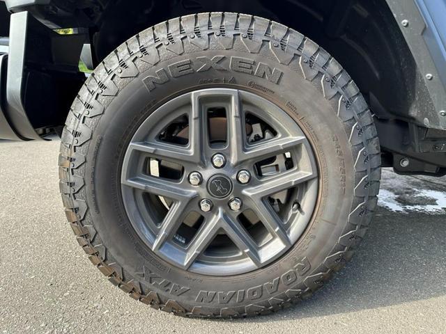 ジープ・ラングラーアンリミテッド スポーツ　認定中古車　弊社デモカー使用車両　ワンオーナー車　禁煙車　新車保証継承　４ＷＤ　純正ナビ　アイドリングストップ　アダプティブクルーズコントロール　ブラインドスポットモニター　ＥＴＣ２．０（19枚目）