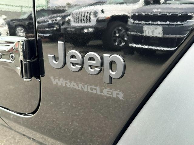 ジープ・ラングラーアンリミテッド スポーツ　認定中古車　弊社デモカー使用車両　ワンオーナー車　禁煙車　新車保証継承　４ＷＤ　純正ナビ　アイドリングストップ　アダプティブクルーズコントロール　ブラインドスポットモニター　ＥＴＣ２．０（30枚目）