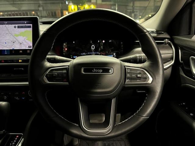 ジープ・コマンダー ロンジチュード　認定中古車　弊社デモカー使用車両　ワンオーナー車　禁煙車　新車保証継承　純正ナビ　アイドリングストップ　アダプティブクルーズコントロール　ブラインドスポットモニター　７人乗り３列シート　ＥＴＣ２．０（7枚目）