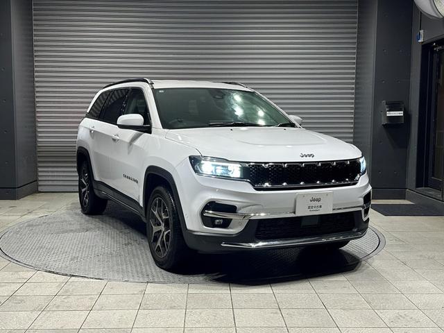 ジープ・コマンダー ロンジチュード　認定中古車　弊社デモカー使用車両　ワンオーナー車　禁煙車　新車保証継承　純正ナビ　アイドリングストップ　アダプティブクルーズコントロール　ブラインドスポットモニター　７人乗り３列シート　ＥＴＣ２．０（23枚目）
