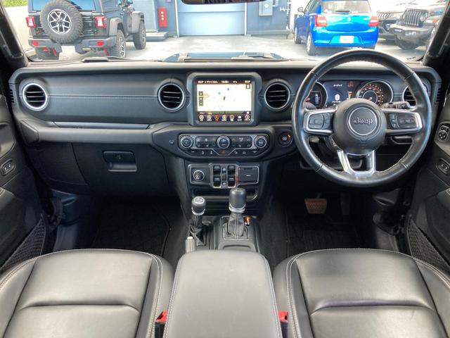 ジープ・ラングラーアンリミテッド サハラ(3枚目)