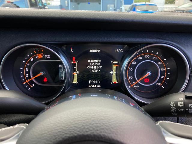 ジープ・ラングラーアンリミテッド サハラ(6枚目)