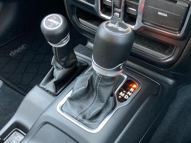 ジープ・ラングラーアンリミテッド スポーツ(10枚目)