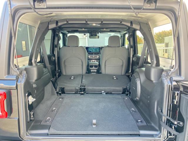 ジープ・ラングラーアンリミテッド スポーツ(16枚目)