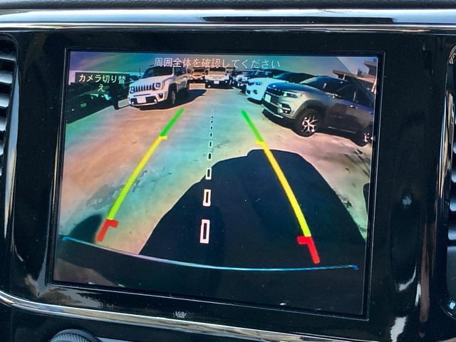 ジープ・グランドチェロキー サミット　認定中古車　ワンオーナー車　禁煙車　４ＷＤ　前型モデル　最上位グレード　Ｓｕｍｍｉｔ　純正ナビ　アイドリングストップ　シートヒーター　ベンチレーション　エアサス　パドルシフト　ＥＴＣ２．０（9枚目）