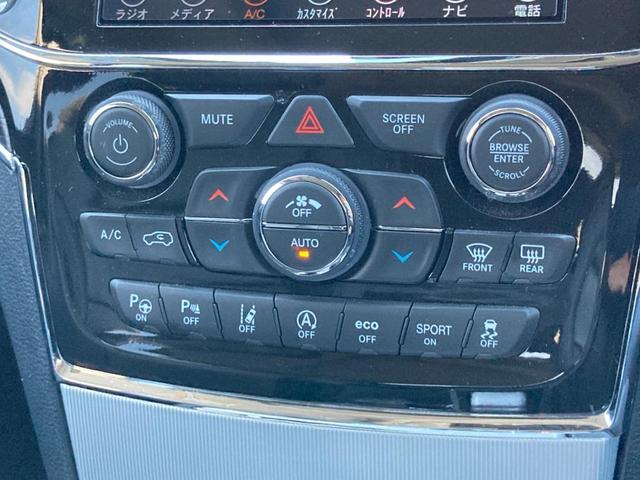 ジープ・グランドチェロキー サミット　認定中古車　ワンオーナー車　禁煙車　４ＷＤ　前型モデル　最上位グレード　Ｓｕｍｍｉｔ　純正ナビ　アイドリングストップ　シートヒーター　ベンチレーション　エアサス　パドルシフト　ＥＴＣ２．０（12枚目）