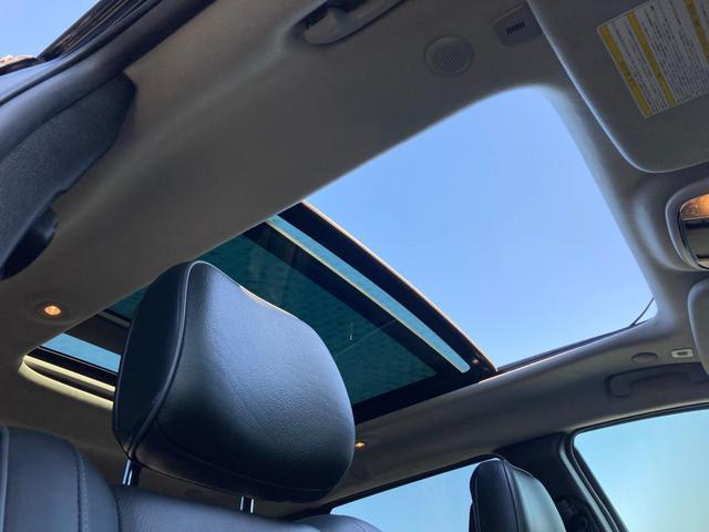 ジープ・グランドチェロキー サミット　認定中古車　ワンオーナー車　禁煙車　４ＷＤ　前型モデル　最上位グレード　Ｓｕｍｍｉｔ　純正ナビ　アイドリングストップ　シートヒーター　ベンチレーション　エアサス　パドルシフト　ＥＴＣ２．０（19枚目）