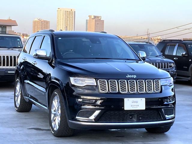 ジープ・グランドチェロキー サミット　認定中古車　ワンオーナー車　禁煙車　４ＷＤ　前型モデル　最上位グレード　Ｓｕｍｍｉｔ　純正ナビ　アイドリングストップ　シートヒーター　ベンチレーション　エアサス　パドルシフト　ＥＴＣ２．０（24枚目）