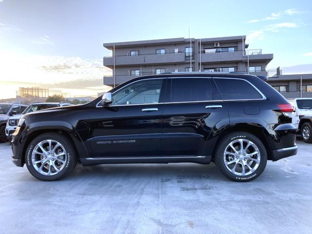 ジープ・グランドチェロキー サミット　認定中古車　ワンオーナー車　禁煙車　４ＷＤ　前型モデル　最上位グレード　Ｓｕｍｍｉｔ　純正ナビ　アイドリングストップ　シートヒーター　ベンチレーション　エアサス　パドルシフト　ＥＴＣ２．０（26枚目）