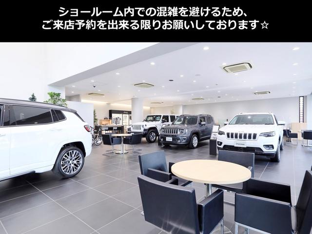 ジープ・グランドチェロキー サミット　認定中古車　ワンオーナー車　禁煙車　４ＷＤ　前型モデル　最上位グレード　Ｓｕｍｍｉｔ　純正ナビ　アイドリングストップ　シートヒーター　ベンチレーション　エアサス　パドルシフト　ＥＴＣ２．０（40枚目）