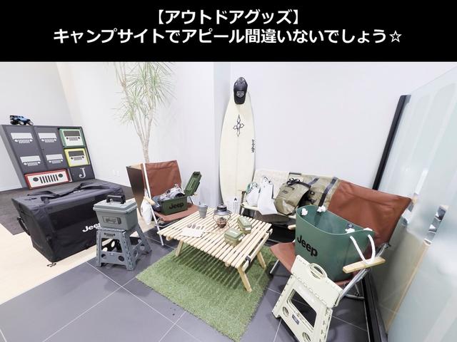 ジープ・グランドチェロキー サミット　認定中古車　ワンオーナー車　禁煙車　４ＷＤ　前型モデル　最上位グレード　Ｓｕｍｍｉｔ　純正ナビ　アイドリングストップ　シートヒーター　ベンチレーション　エアサス　パドルシフト　ＥＴＣ２．０（43枚目）