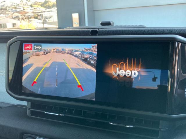 ジープ・ラングラーアンリミテッド スポーツ 認定中古車 弊社デモカー使用車両 禁煙車 4WD MY24 12.3インチタッチパネルモニター アイシン製ナビシステム シートヒーター アルパイン製スピーカー アダプティブクルーズコントロール(9枚目)