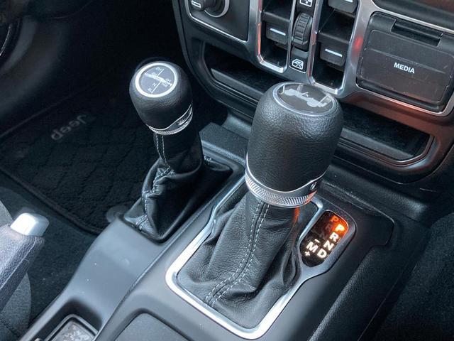 ジープ・ラングラーアンリミテッド スポーツ 認定中古車 弊社デモカー使用車両 禁煙車 4WD MY24 12.3インチタッチパネルモニター アイシン製ナビシステム シートヒーター アルパイン製スピーカー アダプティブクルーズコントロール(12枚目)