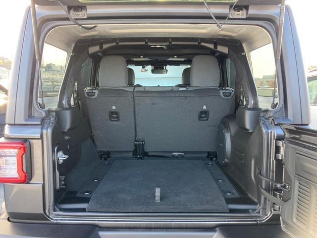 ジープ・ラングラーアンリミテッド スポーツ 認定中古車 弊社デモカー使用車両 禁煙車 4WD MY24 12.3インチタッチパネルモニター アイシン製ナビシステム シートヒーター アルパイン製スピーカー アダプティブクルーズコントロール(17枚目)