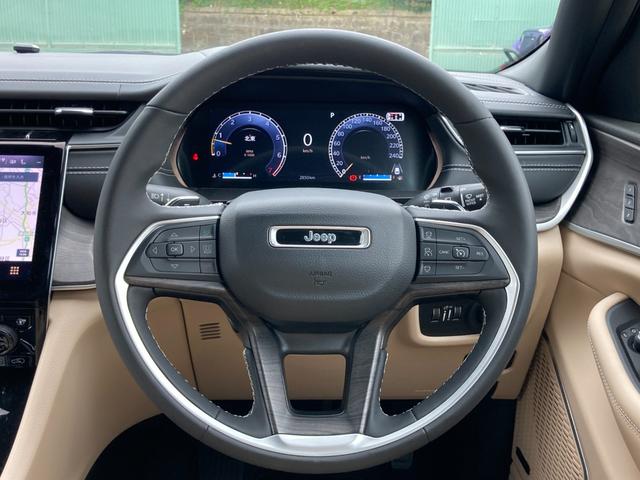ジープ・グランドチェロキーＬ リミテッド　認定中古車　弊社デモカー使用車両　禁煙車　新車保証継承　純正ナビ　アイドリングストップ　サンルーフ　シートヒーター／ベンチレーション　アダプティブクルーズコントロール　ブラインドスポットモニター（12枚目）