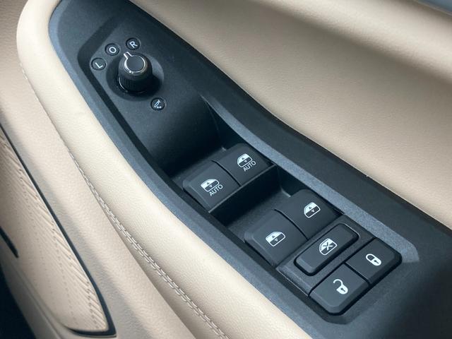 ジープ・グランドチェロキーＬ リミテッド　認定中古車　弊社デモカー使用車両　禁煙車　新車保証継承　純正ナビ　アイドリングストップ　サンルーフ　シートヒーター／ベンチレーション　アダプティブクルーズコントロール　ブラインドスポットモニター（32枚目）
