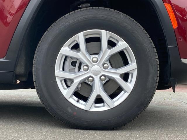 ジープ・グランドチェロキーＬ リミテッド　認定中古車　弊社デモカー使用車両　禁煙車　新車保証継承　純正ナビ　アイドリングストップ　サンルーフ　シートヒーター／ベンチレーション　アダプティブクルーズコントロール　ブラインドスポットモニター（52枚目）