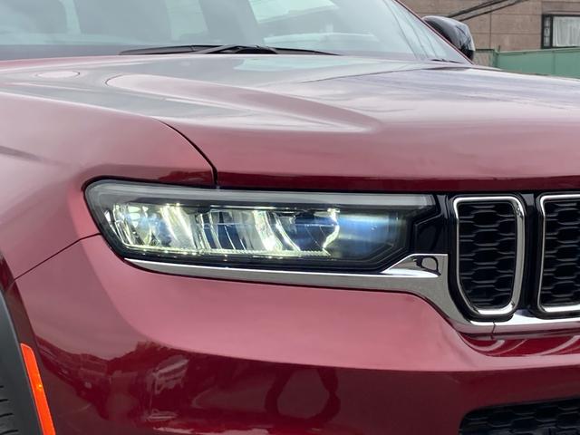 ジープ・グランドチェロキーＬ リミテッド　認定中古車　弊社デモカー使用車両　禁煙車　新車保証継承　純正ナビ　アイドリングストップ　サンルーフ　シートヒーター／ベンチレーション　アダプティブクルーズコントロール　ブラインドスポットモニター（53枚目）